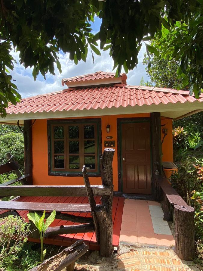 Baanphuthadol Hotel Mae Hong Son Luaran gambar