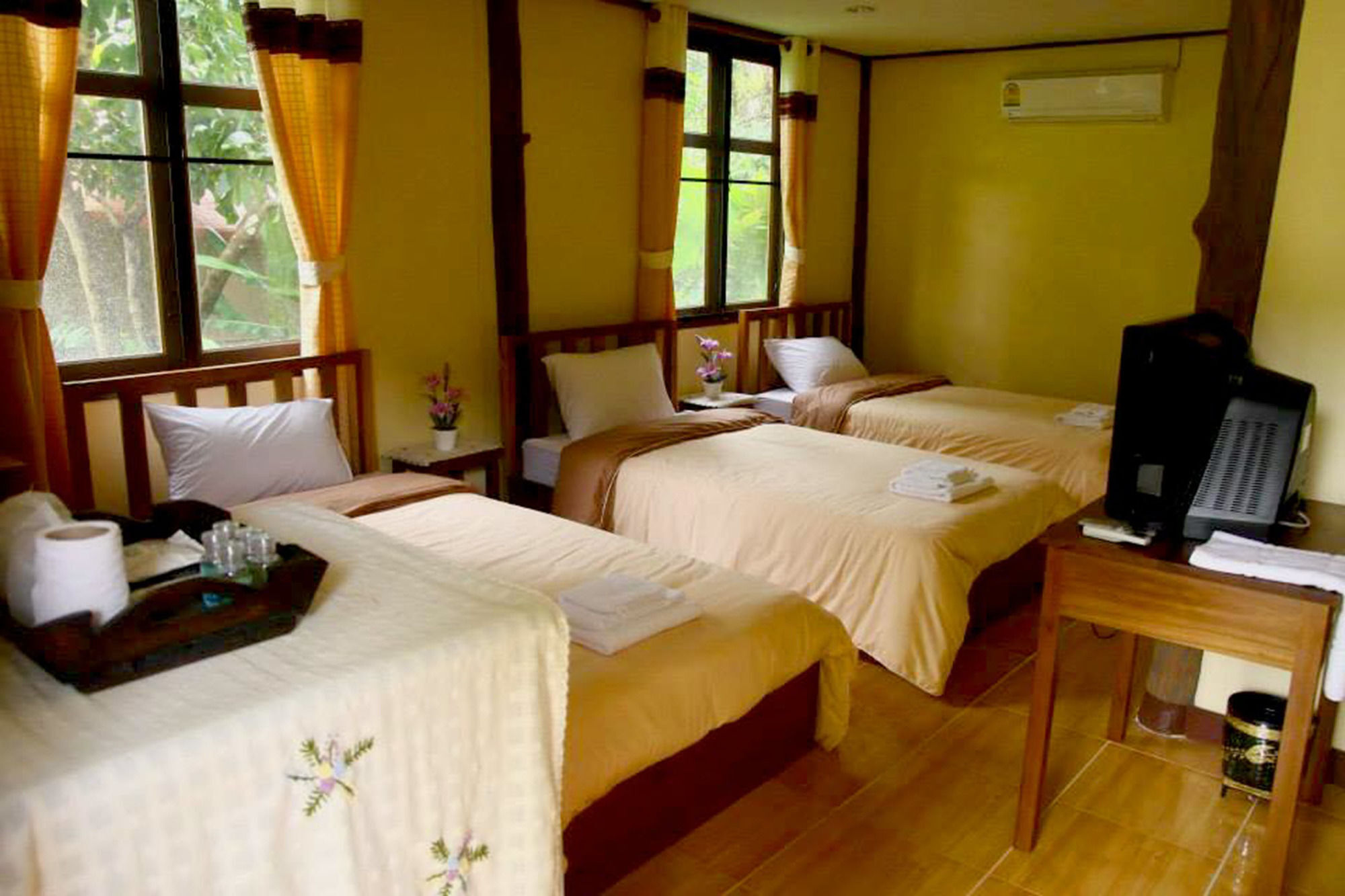 Baanphuthadol Hotel Mae Hong Son Luaran gambar