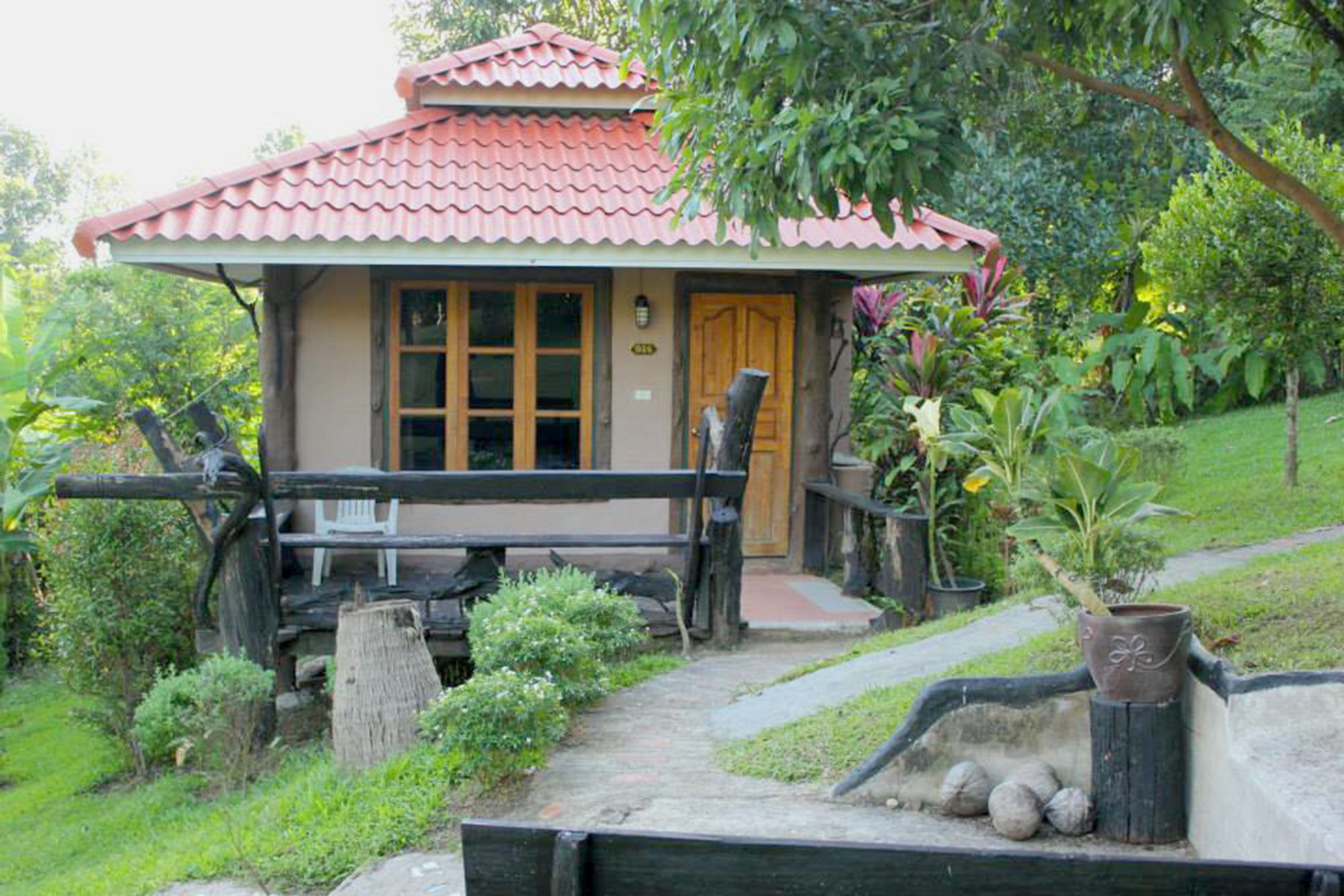 Baanphuthadol Hotel Mae Hong Son Luaran gambar